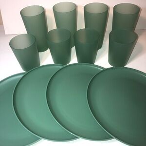 Room Essentials Sage Plastic Dinnerware Set, 4 Plates, 4 Tall Tumblers, 4 Small
